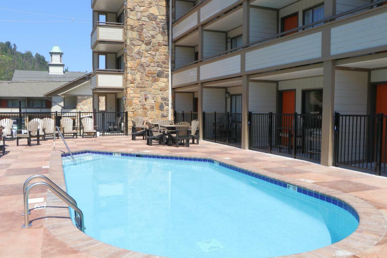 Howard Johnson By Wyndham Downtown Gatlinburg Eksteriør billede