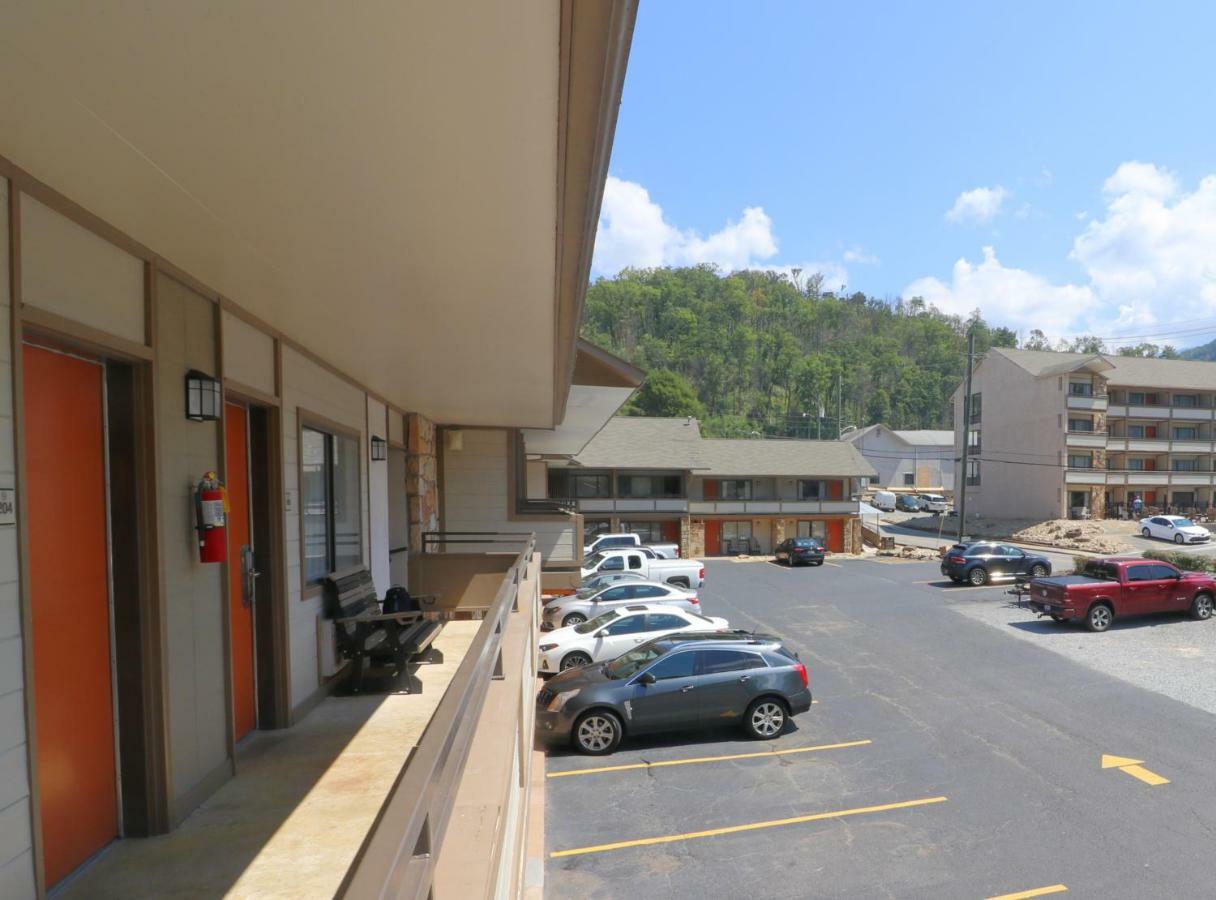Howard Johnson By Wyndham Downtown Gatlinburg Eksteriør billede